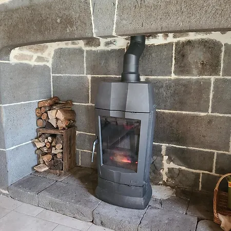 Maison A La Campagne 4 A 9 Personne Alleuze